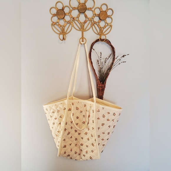 Floral Cream Tote Bag - Picture 4 of 6